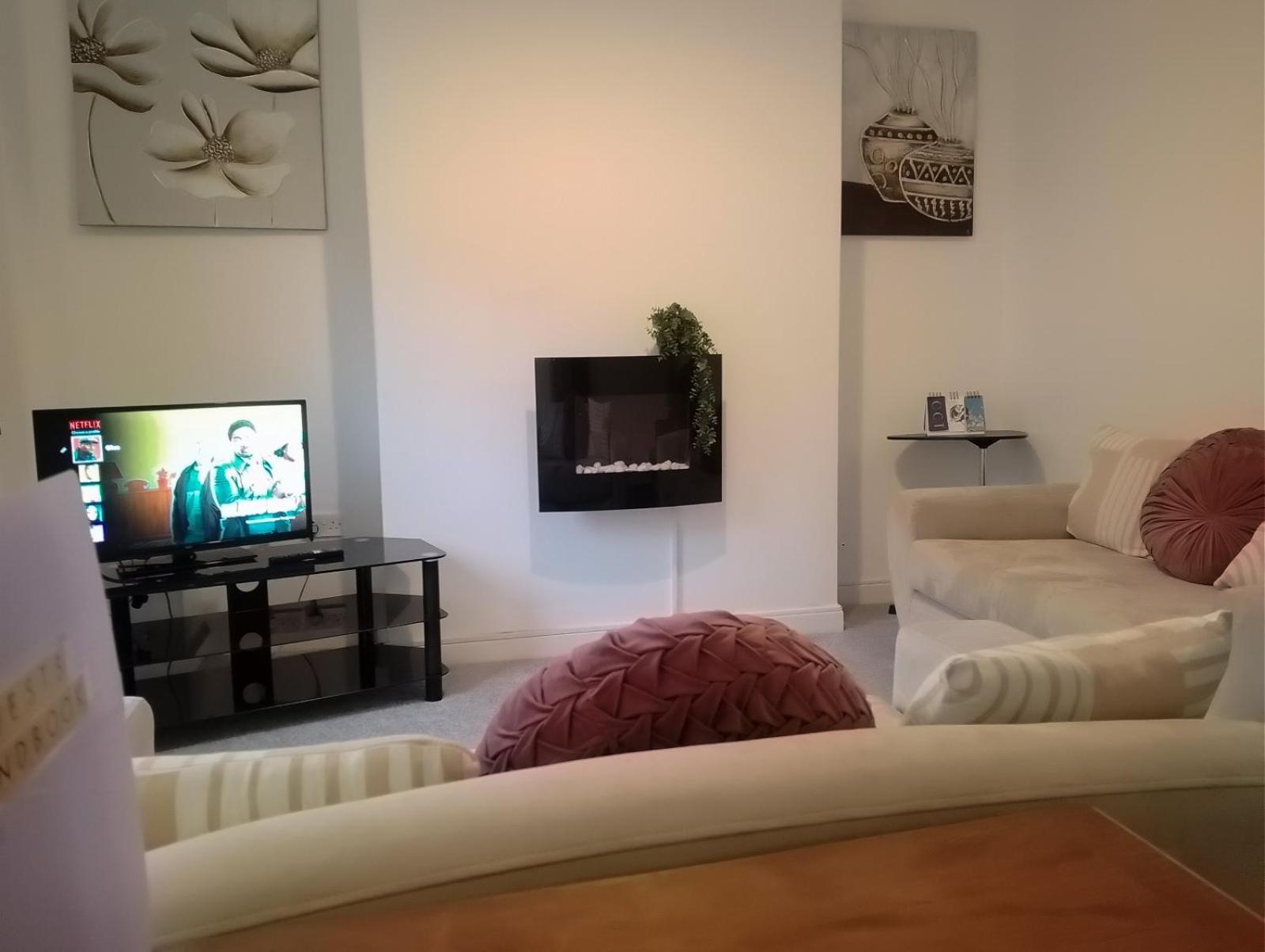 Hope Haven - Stylish Sa Villa Лий Екстериор снимка